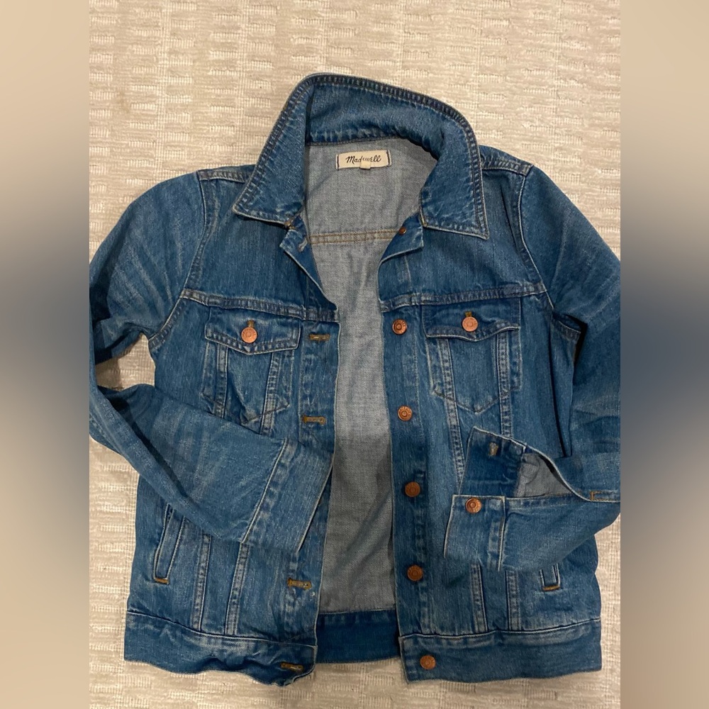 Madewell classic jean jacket, size medium